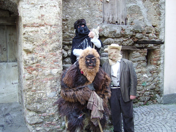 L'orso e la quaremma del Carnevale di Teana