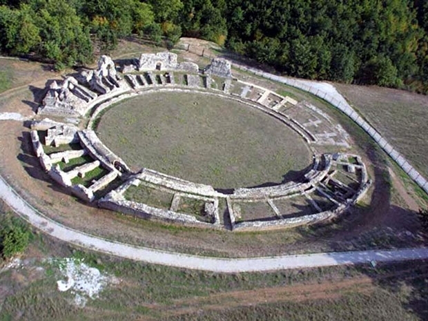 L&#039;anfiteatro romano di Grumentum. Foto di PN Appennino Lucano