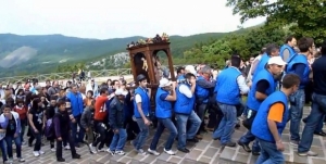 Salita della Madonna del Pollino al Santuario