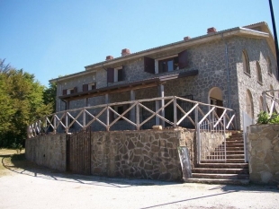 Rifugio nel Bosco a Sasso di Castalda